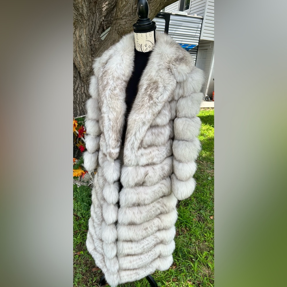 Genuine Natural Blue Fox 7/8 Horizontal Fur Coat - Picture 3 of 14